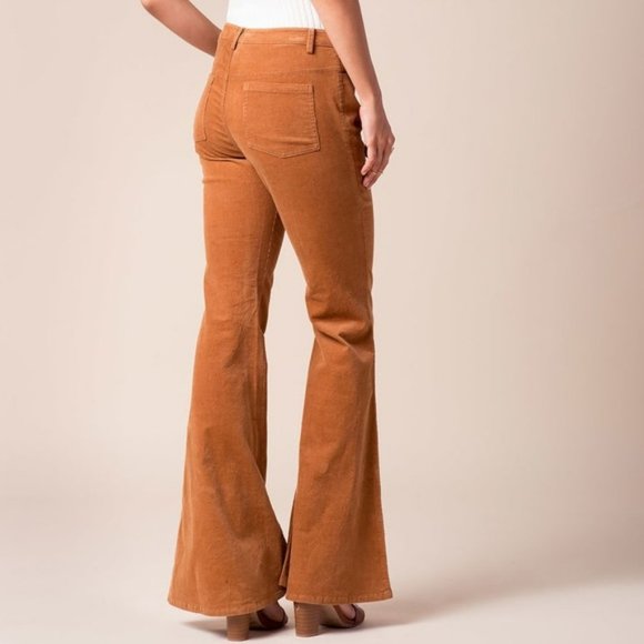 ALICE + OLIVIA Tan Corduroy Pants. Size 6
